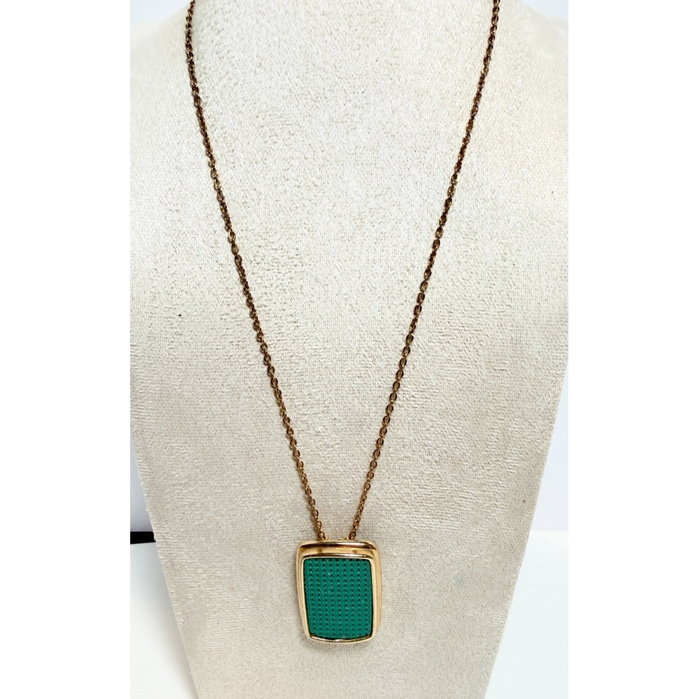 Vintage Weekenders Green Textured Pendant Necklace Gold Tone 20" Signed